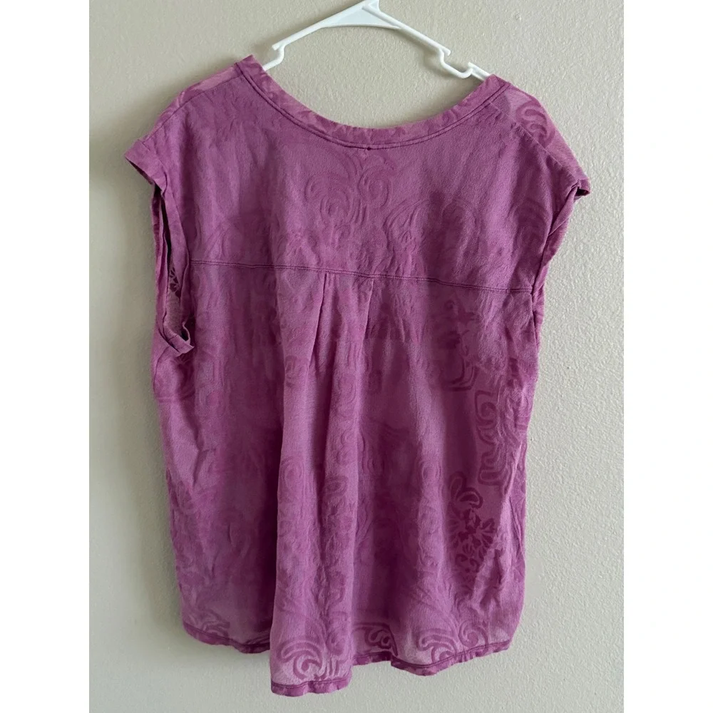 We The Free Free People Purple Burnout Paisley V-Neck Cap Sleeve Top Size Medium - Picture 3 of 3